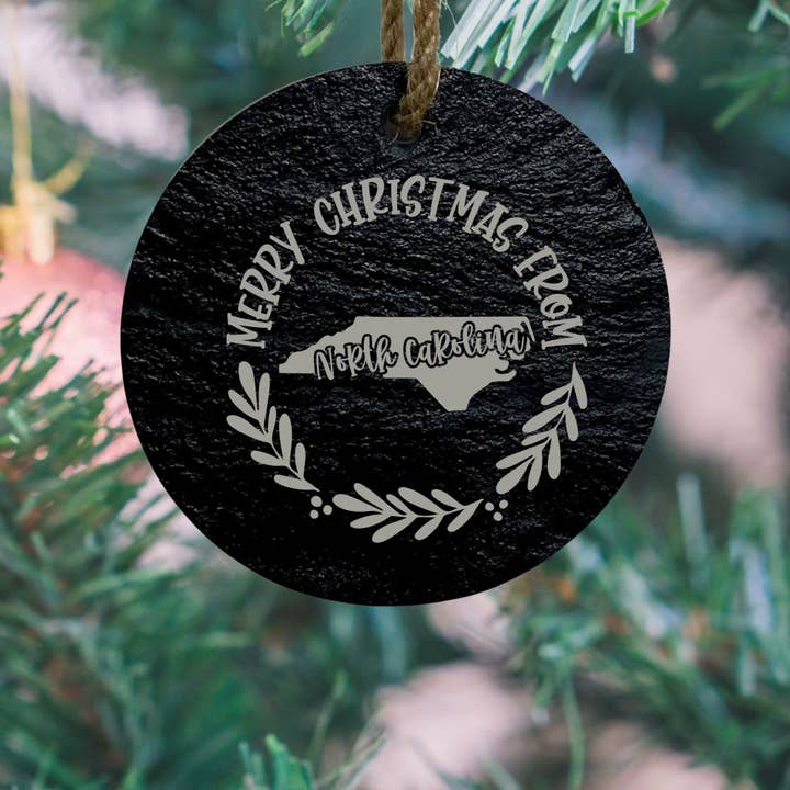 Feliz Navidad desde Carolina del Norte - Adorno de pizarra para venta al por mayor de Mermaid of Hilton Head