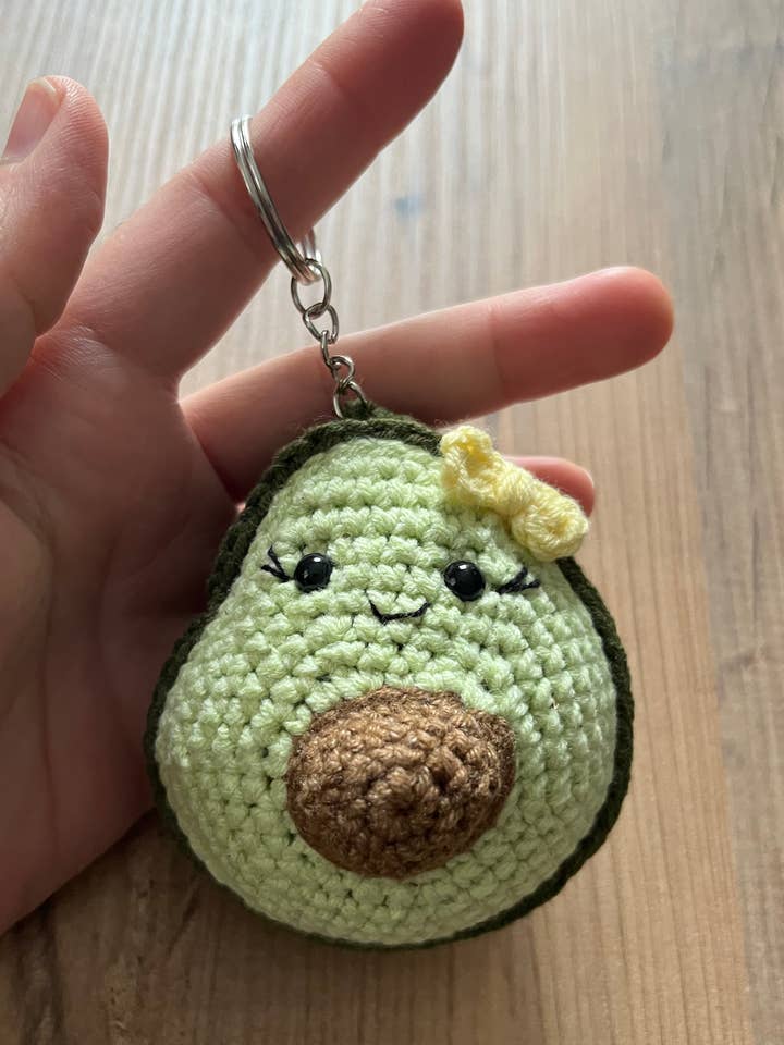 Handgemaakte Avocado Gehaakte Sleutelhanger voor wholesale door KLABELGIFT