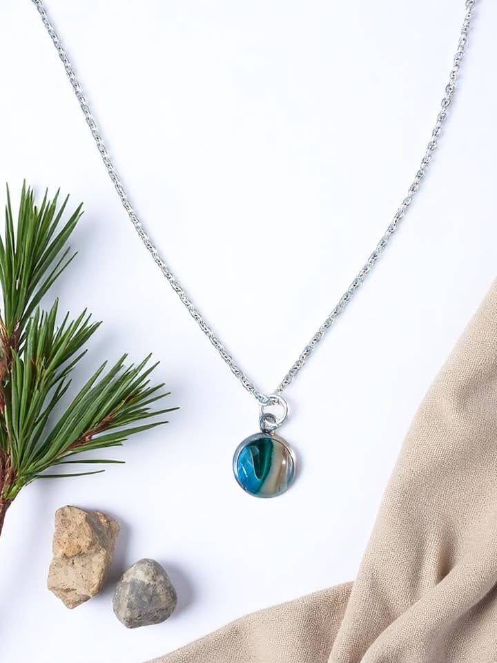 La Collana Marie (Una Pietra dell'Ontario) per la vendita all'ingrosso da parte di Ro + Louise Jewelry