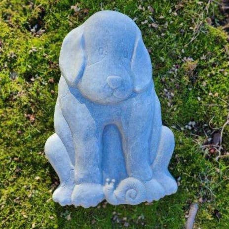Backyard Stone Art – Großhandel Trittstein – Süßer Hundewelpe mit Schnecken-Trittstein aus Beton.3