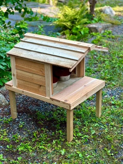 UnderCover Pet Houses - Wholesale Pet Elevated Bowl - Cat/Dog - Outdoor Cat Feeding Station with Raise Platform and Extended Roof - Food Shelter for Feral Cats9