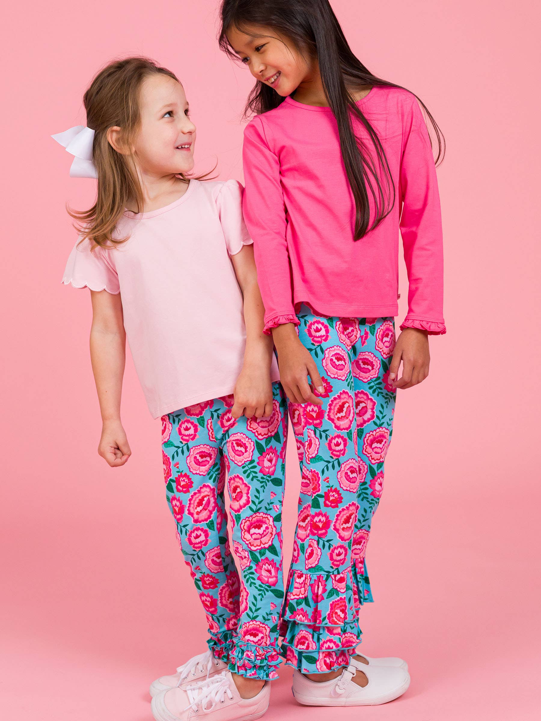 Azul Leggings Clássicas com Folhos Traseiros Assinatura para Meninas Pequenas com Flores Brilhantes para venda a revendedores na Faire11