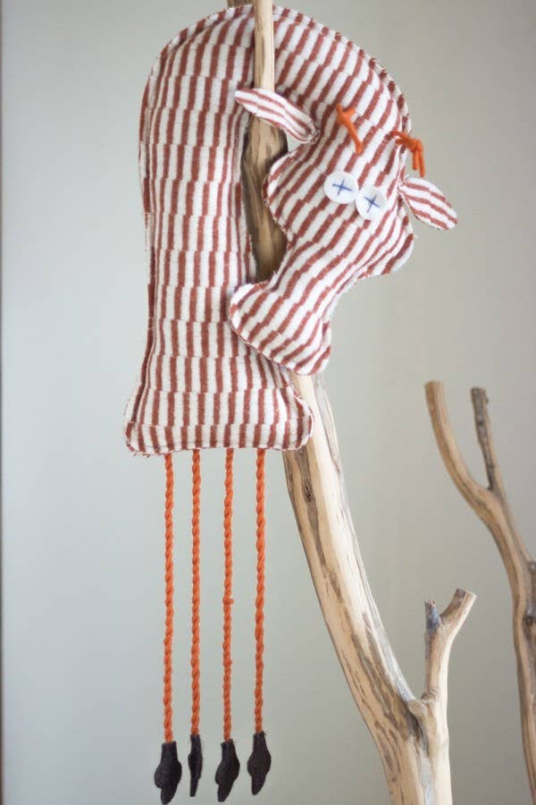 Chicoração - Wholesale Pop - Kinderen - Handgemaakte wollen girafpop - diverse kleuren2