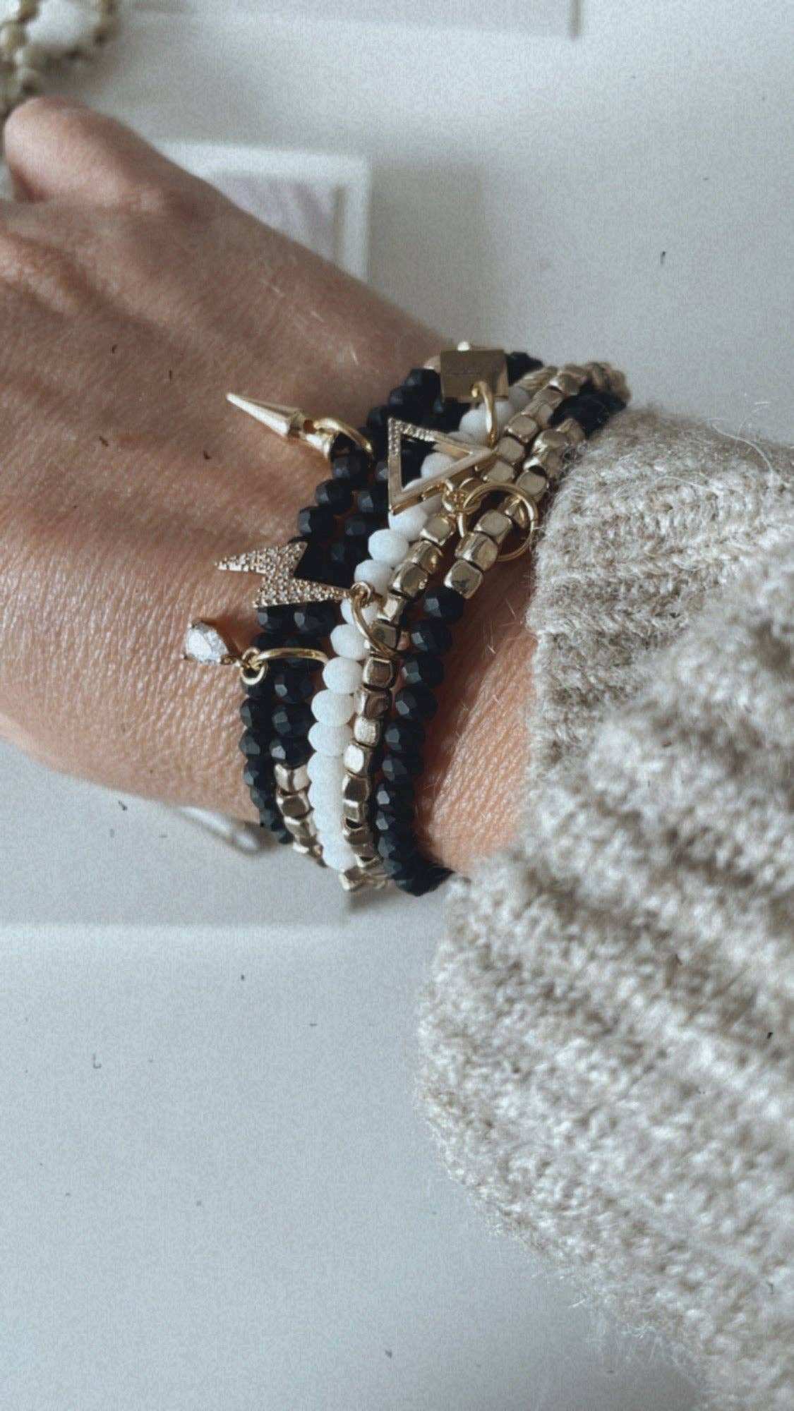 bungalowBlonde Jewelry – Engroshandel Smykkesæt – Beach Vibes Stack Armbånd:: Kjole For At Imponere2