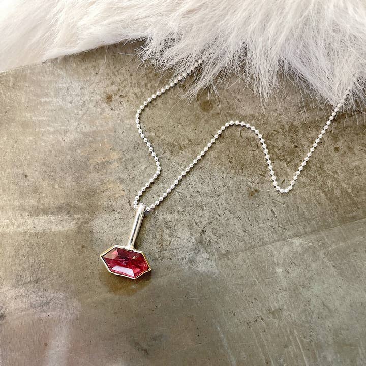 Collier à breloques en tourmaline rose pour la vente par Rustic Souls