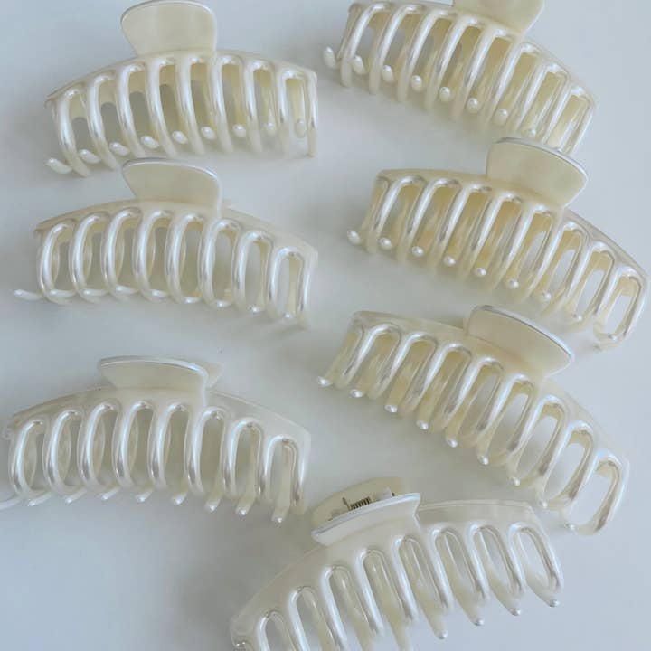 The Wildflower Company - Wholesale Hair Clip - Women's - Oceanfront View Coastal Pearl Claw Clips pack of 71