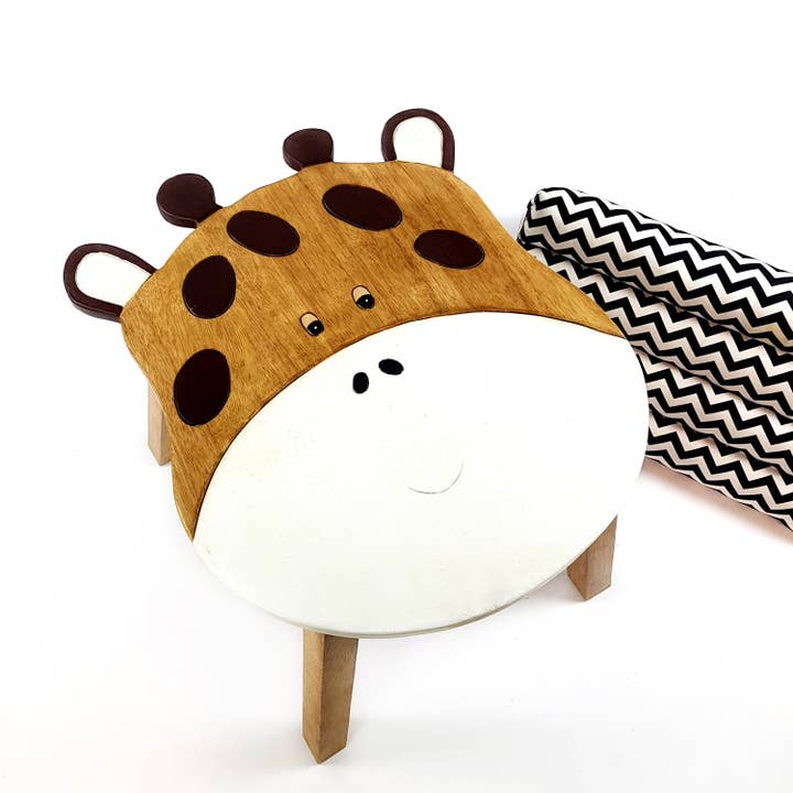 Children’s wooden table Gerry the Giraffe theme for wholesale by funyards