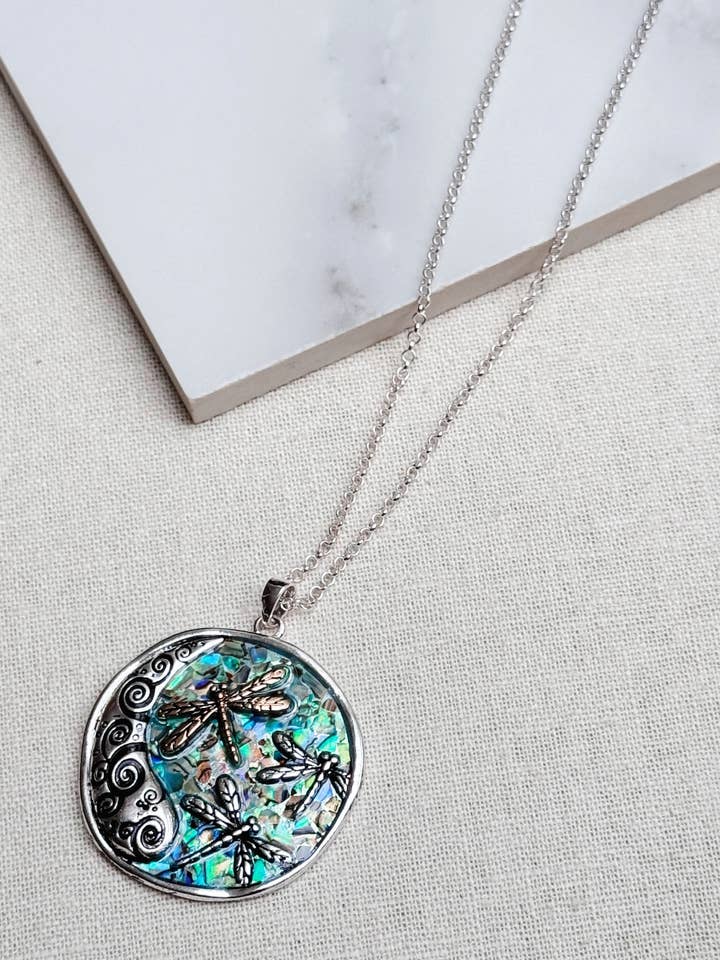Abalone Inlay Dragonfly hängande halsband Smyckesuppsättning för wholesale av Juniper Wish