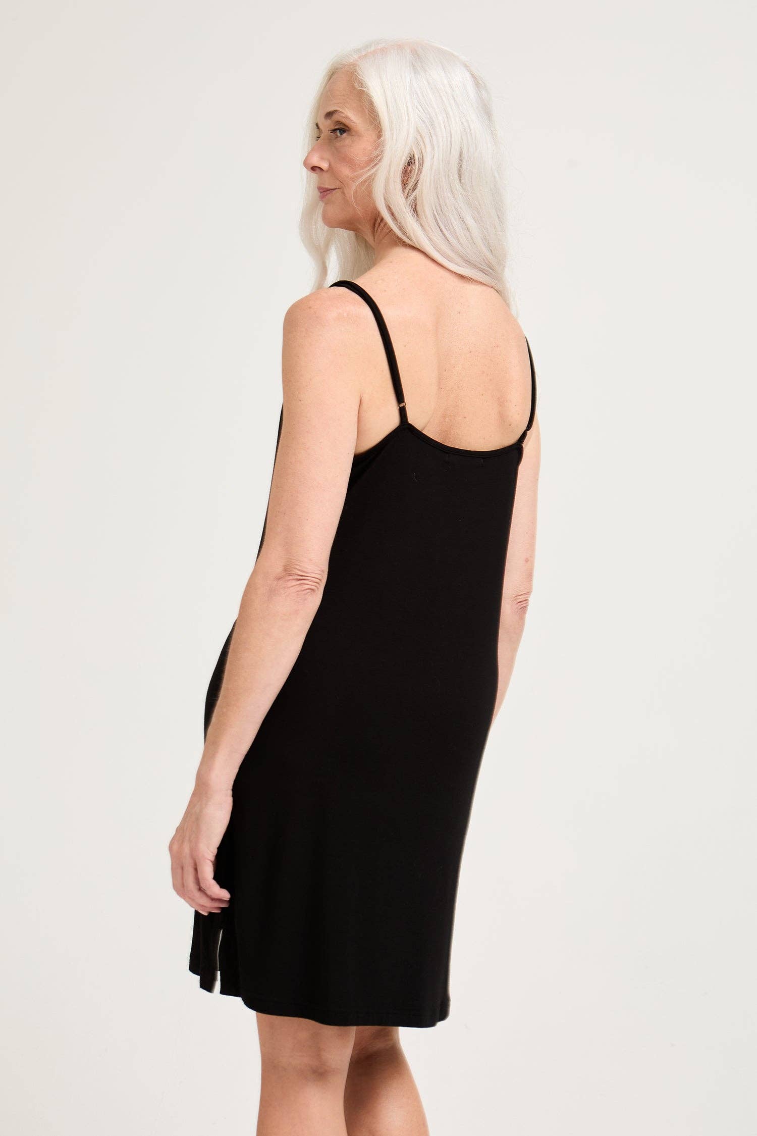 Zwart Bamboe Nachthemd in Zwart voor groothandel op Faire2