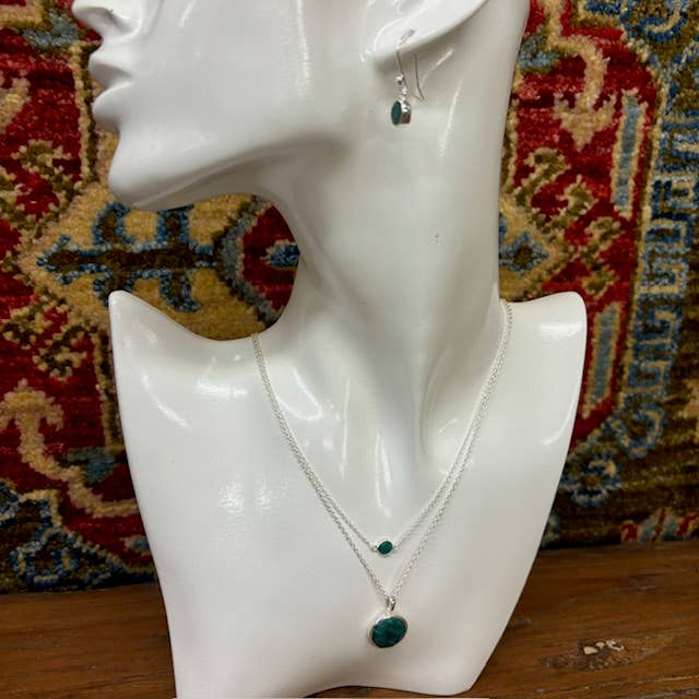 Asia West – Großhandel Kette mit Anhänger/Charm – Halskette aus rohem Smaragd – 14 mm Stein, 20" Kette10