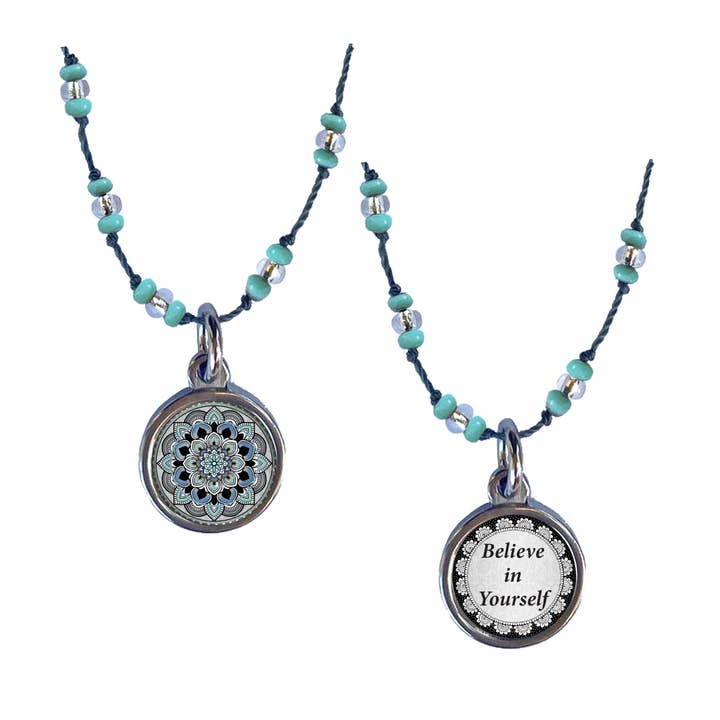 SPIRIT LALA LLC - Vendita all'ingrosso Collana con ciondolo/pendaglio - Collana con cordoncino all'uncinetto - Catena in seta grigia di mare1