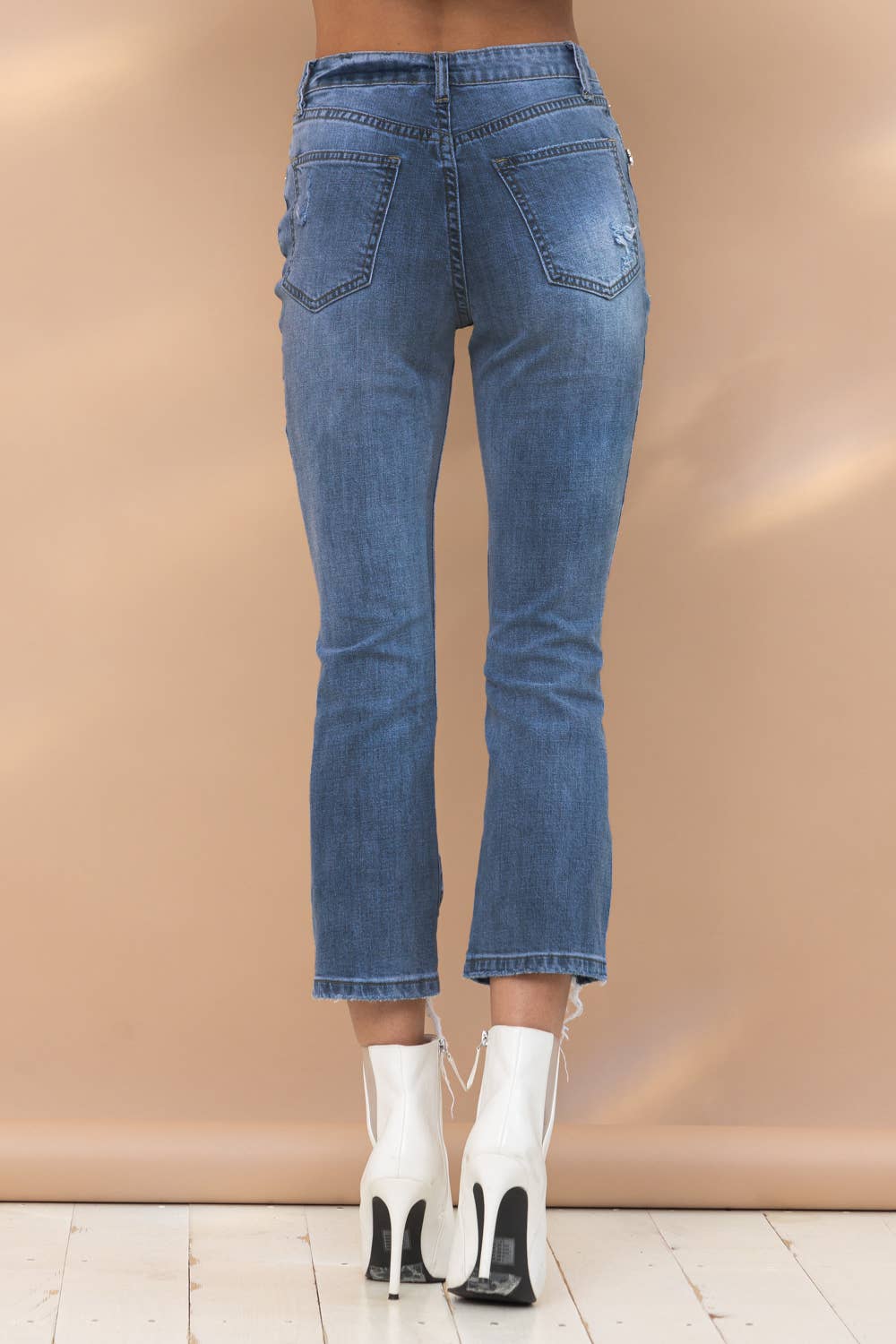 Blue B - Vendita all'ingrosso Jeans - Donna - 22300P - Jeans in denim elasticizzati con bottoni alla caviglia e bottoni a cuore3