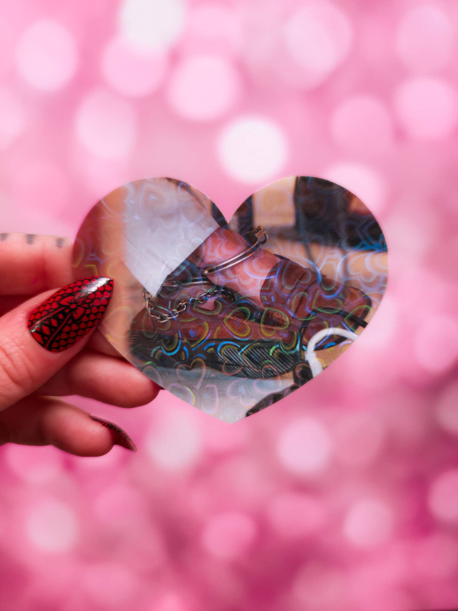 Pretty Rude Things – Adesivo por atacado – Autocolante Luigi Mangione Tornozelos Algemados em Mocassins, 7,6 x 6,4 cm.2