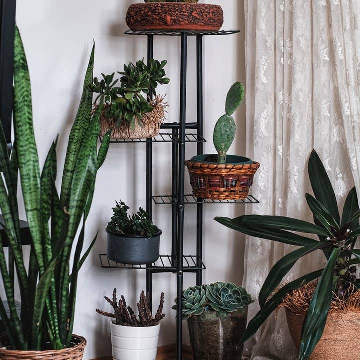 WDMT - Wholesale Standaard voor bloempot - Metalen plantenrek met 4 etages van Naturn Living