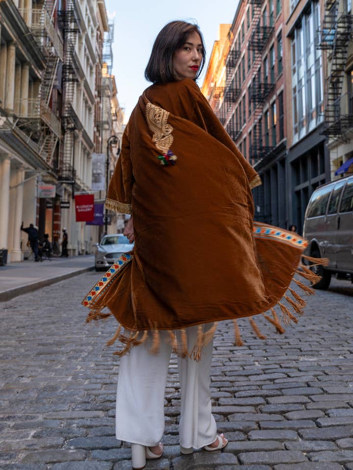 StandAwt - Wholesale Kimono – Women's - Velvet Kimono - Hazel1