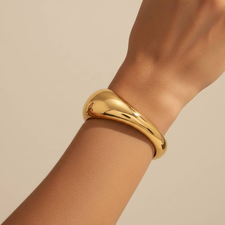 Chunky Wavy Bangle 18k Gold Plated Waterproof for wholesale by Gold Lunar