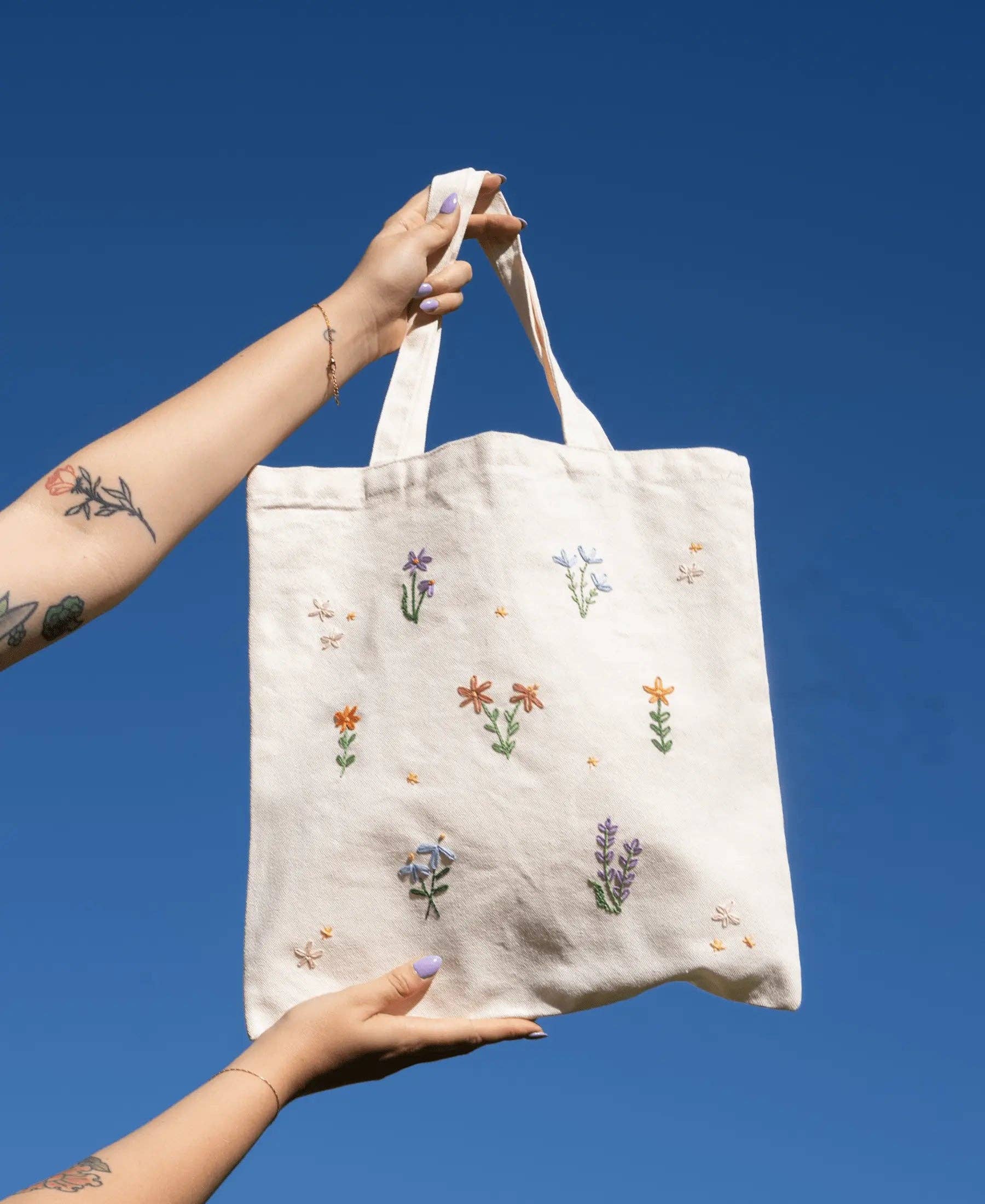 Craft Club – wholesale Tote bag – Women's – FLOWER FIELD - Embroidered Tote Bag Kit3