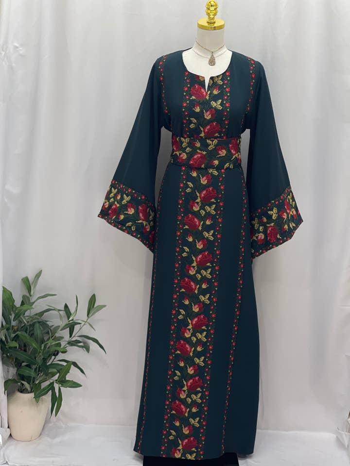 Shaqaeq Geborduurde Thobe Biedt Zowel Traditie als Moderne Elegantie voor wholesale door Palestinian Elegance