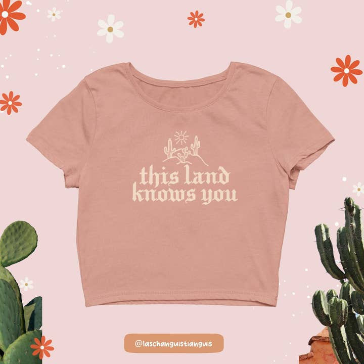 Las Changuis Tianguis – Engroshandel T-shirt med print - Dame – Desert Roots Boxy Crop Top – Latina Håndlavet T-Shirt4