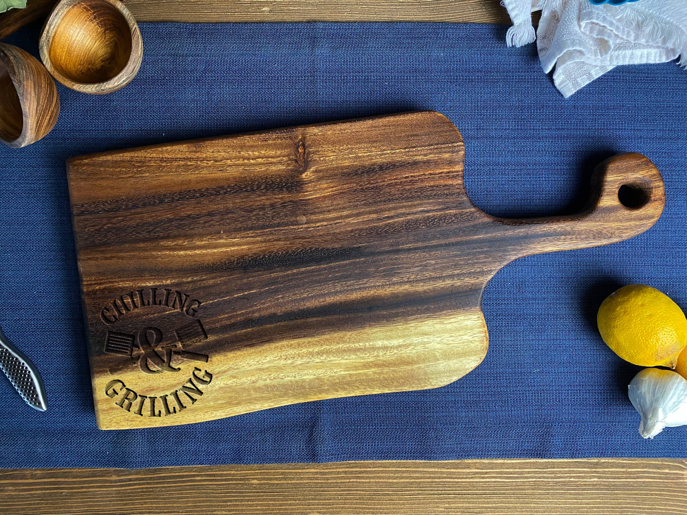 Tuckahoe Hardwoods - Wholesale Cutting Board - Medium Live Edge Board with Handle2