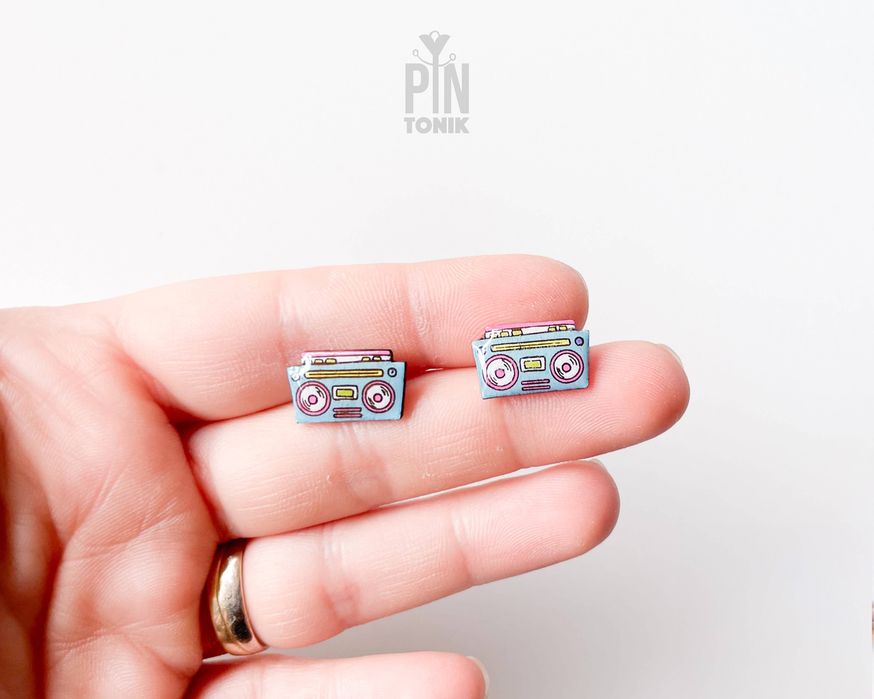 PinTonik – Engroshandel Ørestikkere – Retro Boombox Funky Musik Skæve 80'er Træøreringe2