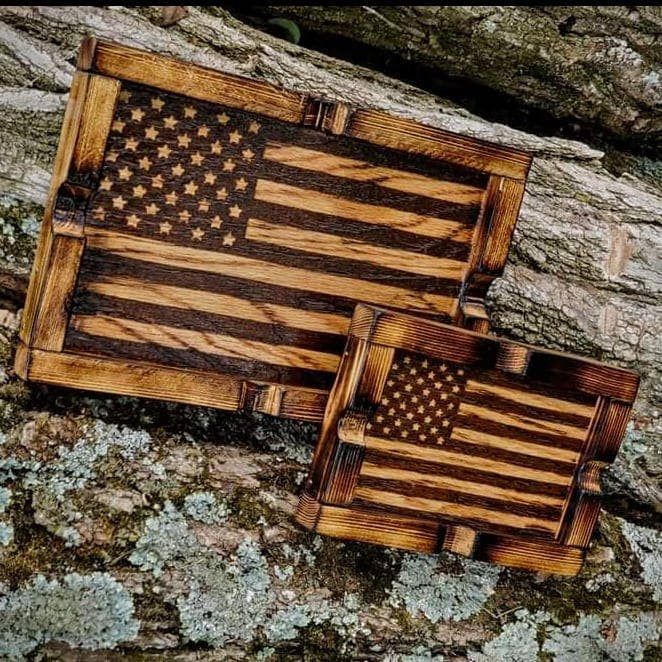 Cendrier Les Patriots pour la vente par Hanshaw's Woodworks