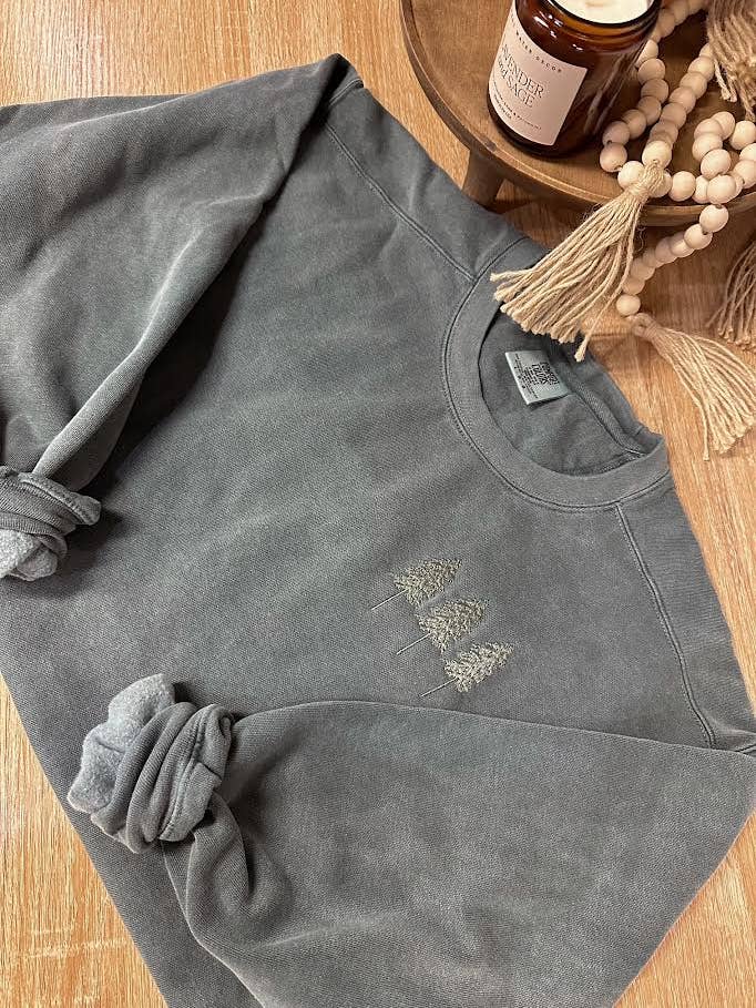 Maglia girocollo con albero ricamato per la vendita all'ingrosso da parte di ID Apparel