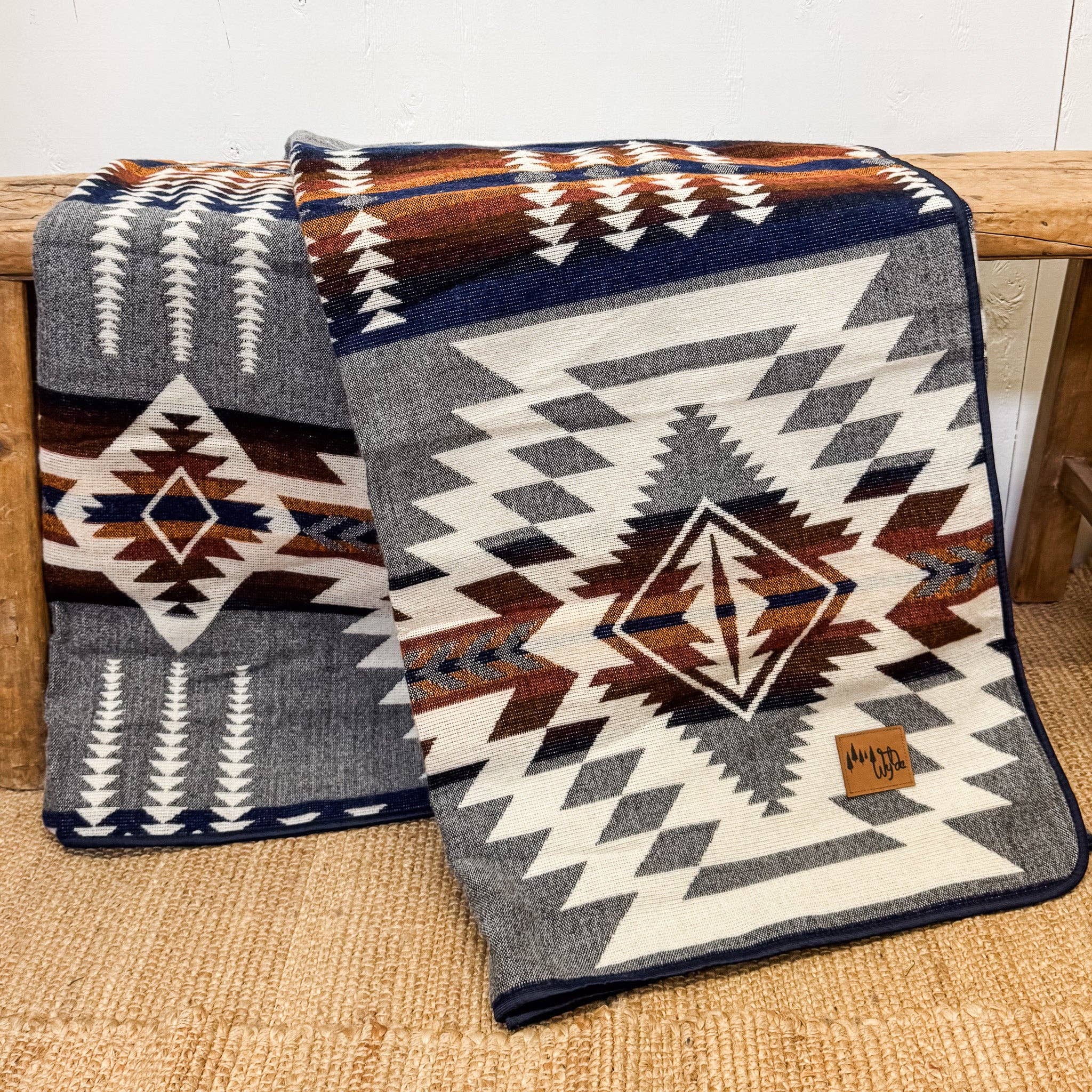 Wylde Brigade - Wholesale Throw Blanket - Mica Aztec Reversible Blanket1