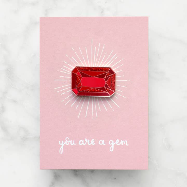 Ruby - Épinglette en pierres précieuses pour la vente par Alphabet Bags