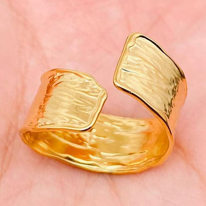FGS - Pleated Design 18K Gold Plated Stainless Steel Ring for wholesale by Mio Queena