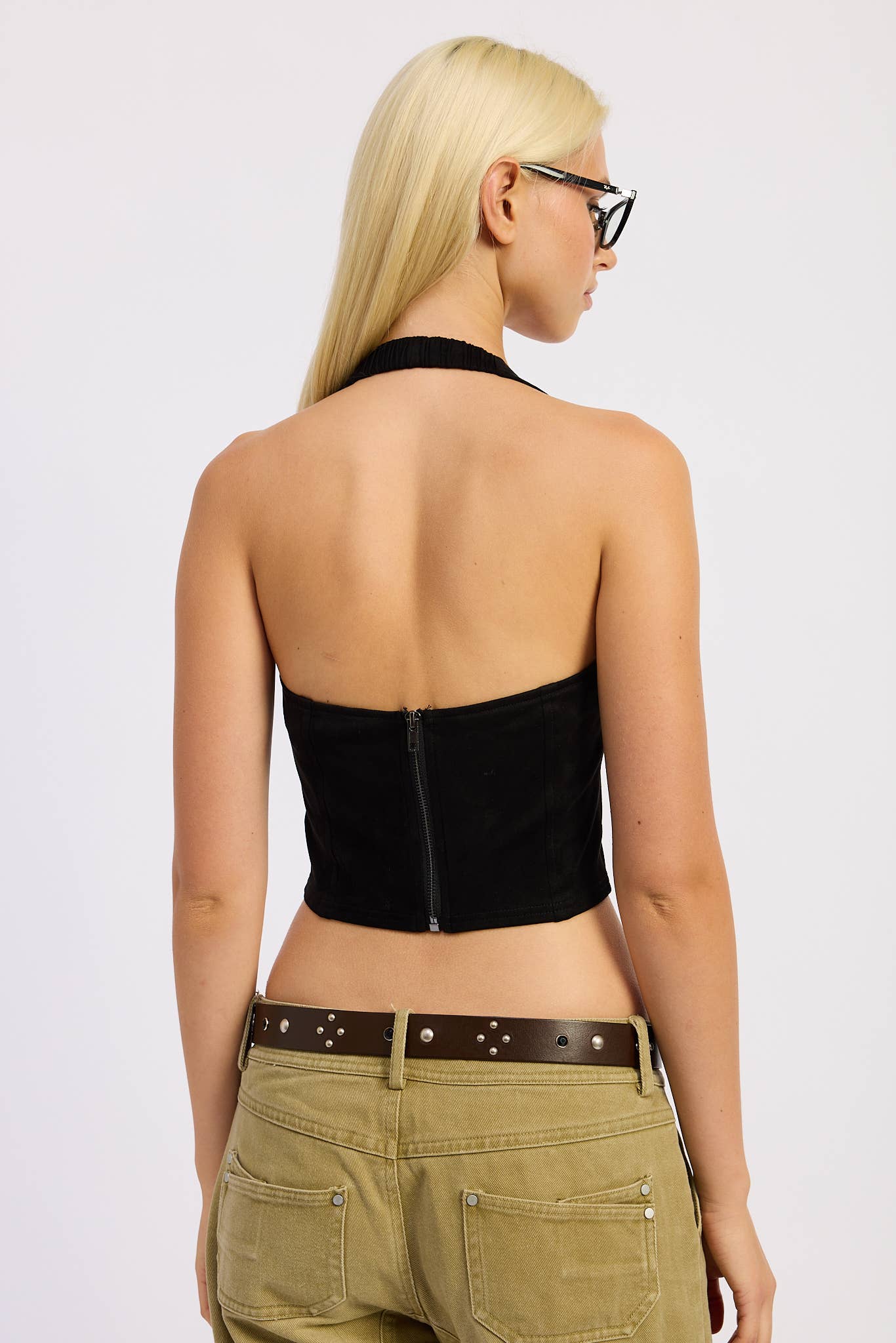 Emory Park – Großhandel Bluse – Damen – SUEDE-NECKHOLDER-TOP MIT RÜCKENREISSVERSCHLUSS14