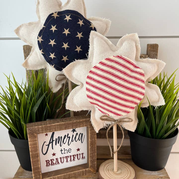 Kate + Em - Wholesale Decorative Tabletop Object - 2pc. Rustic 4th of July Sunflower Set - Vintage