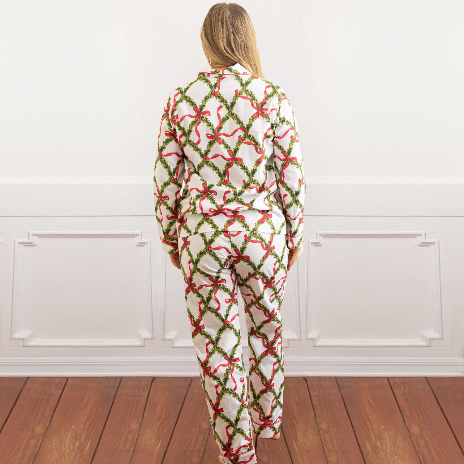 8 Oak Lane - Wholesale Lounge Set - Women's - Deck the Halls Flannel PJ Set1