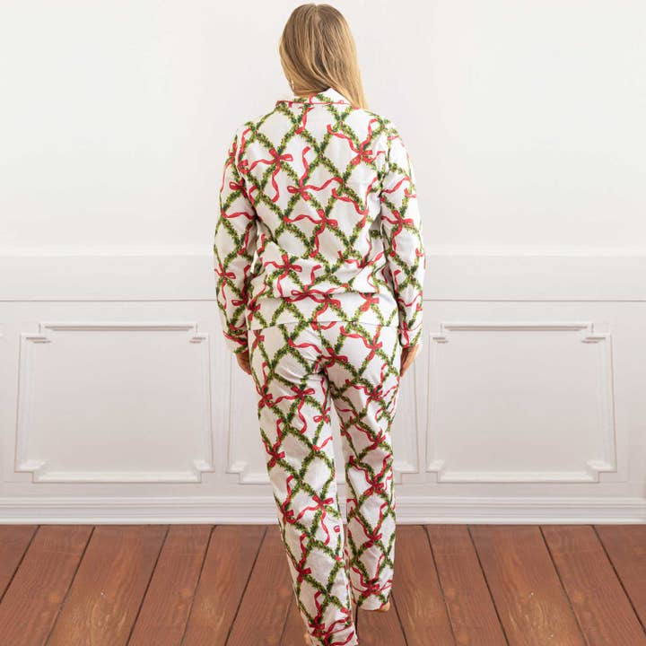8 Oak Lane - Wholesale Lounge set – Women's - Deck the Halls Flannel PJ Set1