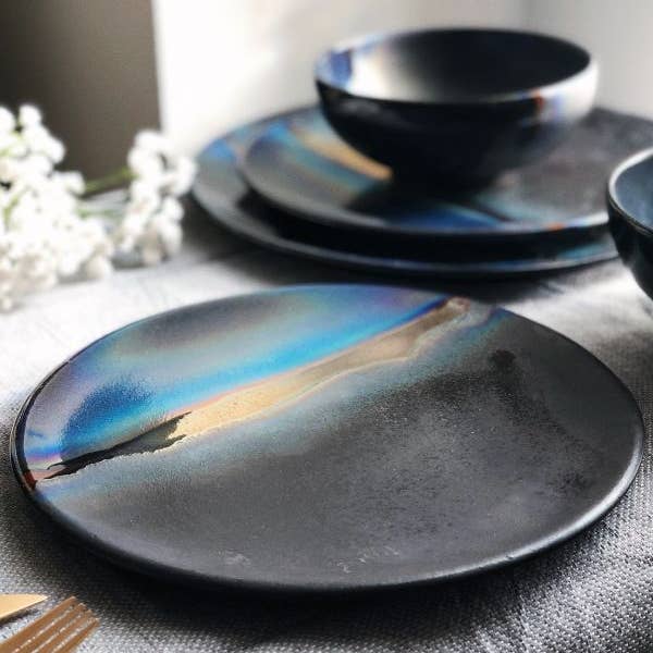 Los Artisans - Vendita all'ingrosso Piatto - Piatto da cena nero con sfumature blu e striscia dorata metallica14