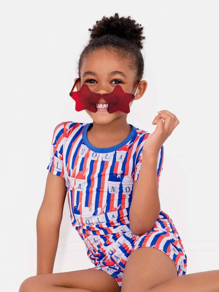 Conjunto de dos piezas de bambú Rojo, Blanco y Sno-Balls para venta al por mayor de Pearls & Pelicans