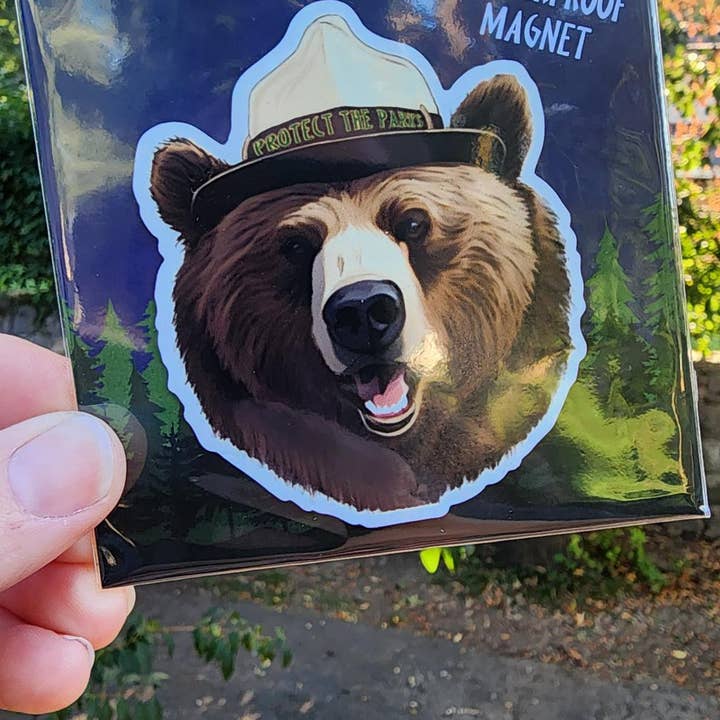 National Parks and Beyond - Wholesale Magnet - Don't Use Friends as Bear Bait 3" Magnet2