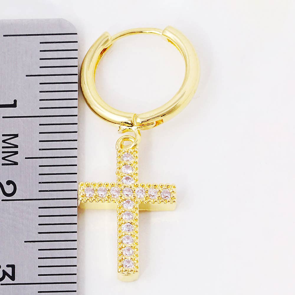 Sensibling Corp. - Vendita all'ingrosso Orecchini pendenti - Orecchini a cerchio Huggie a forma di croce con pavé di zirconia cubica bagnata in oro2