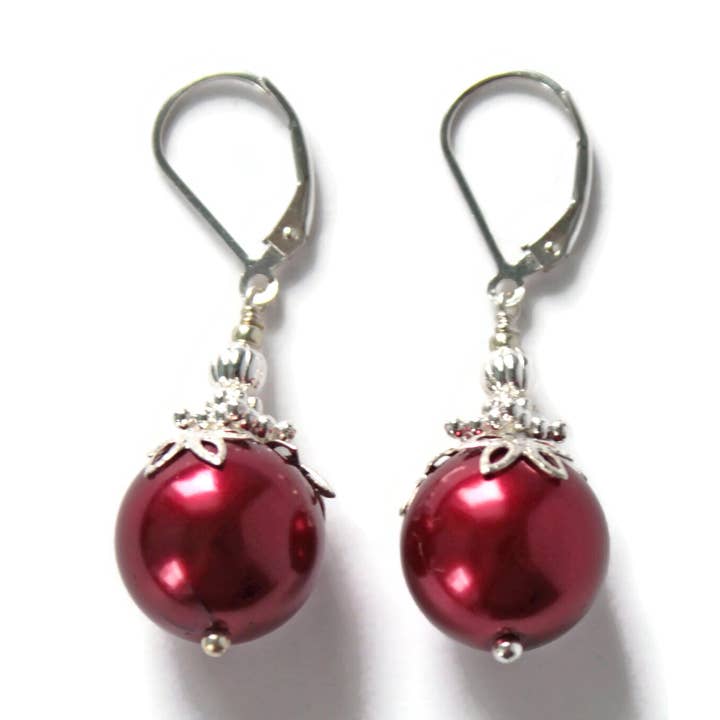 Pendientes bola navideña roja para venta al por mayor de Merry Alchemy