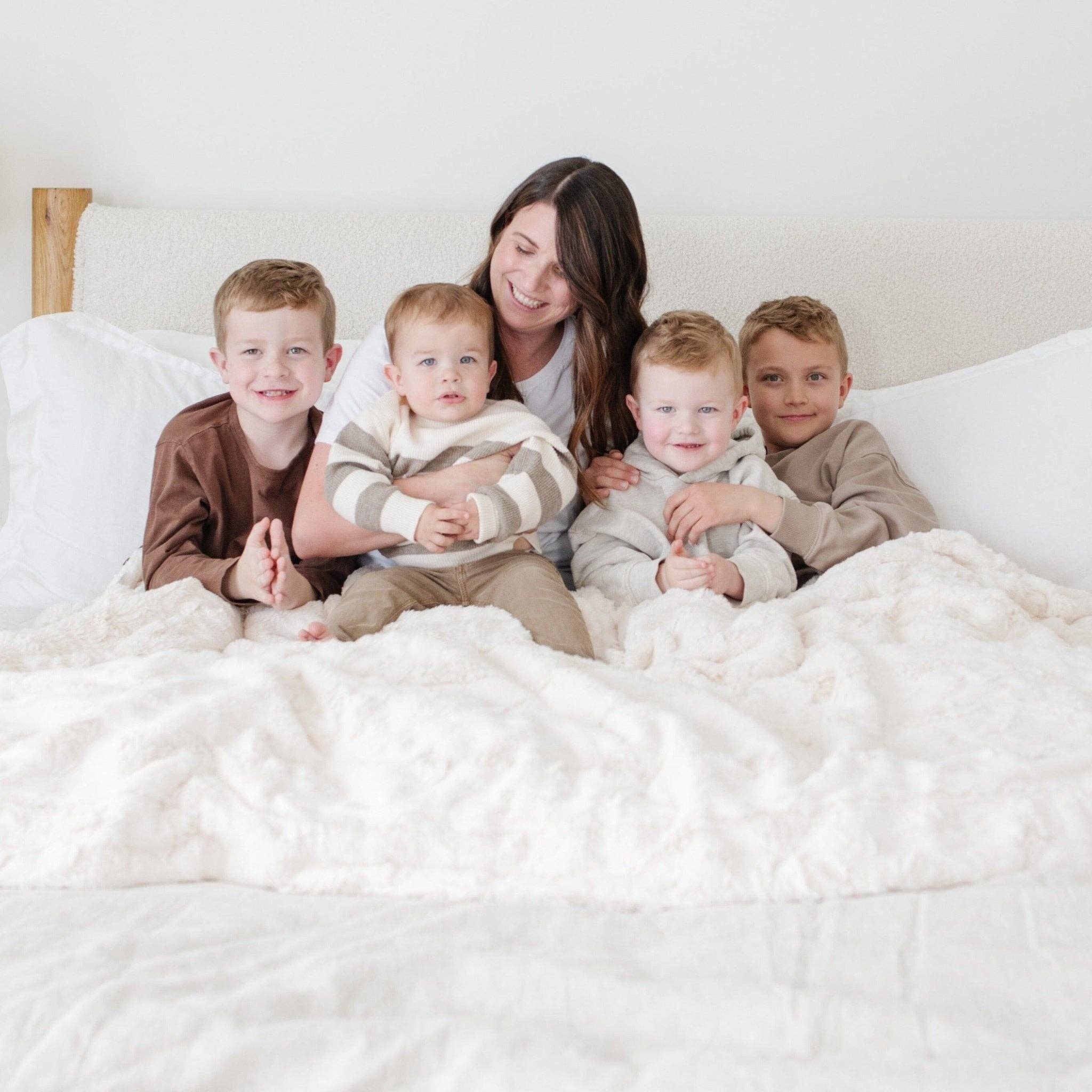 Saranoni - Wholesale Throw Blanket - PATTERNED FAUX FUR XL THROW BLANKETS2