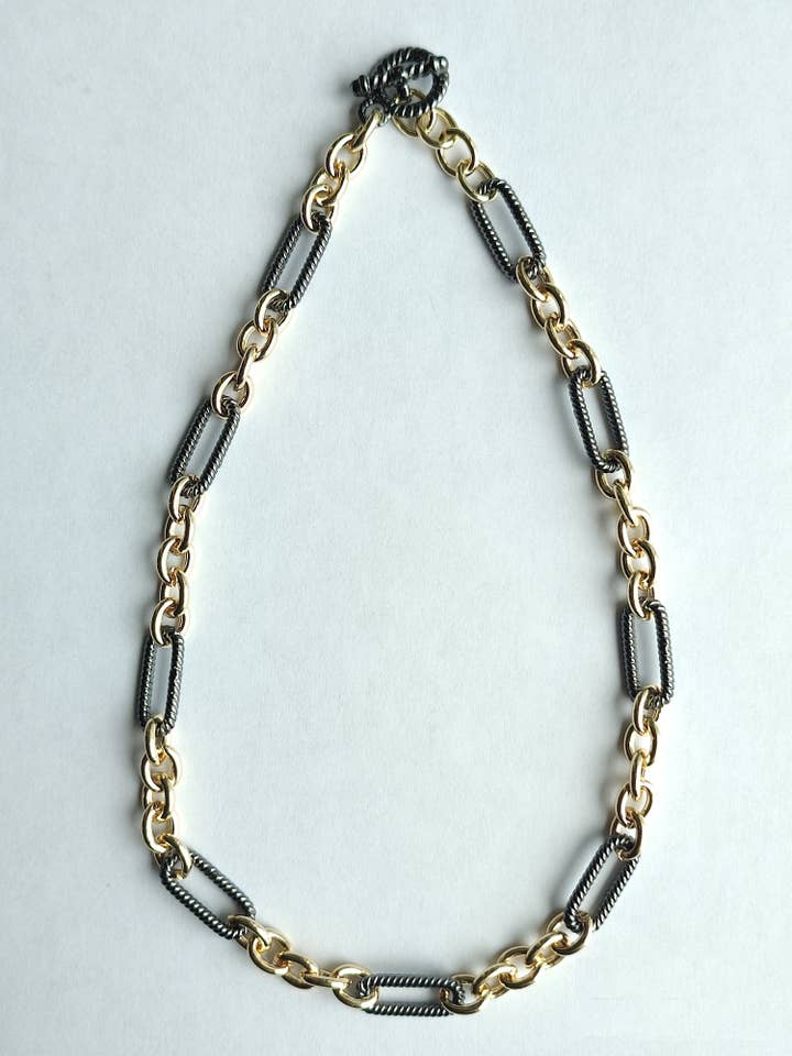 Collier rectangulaire pour la vente par D LINE