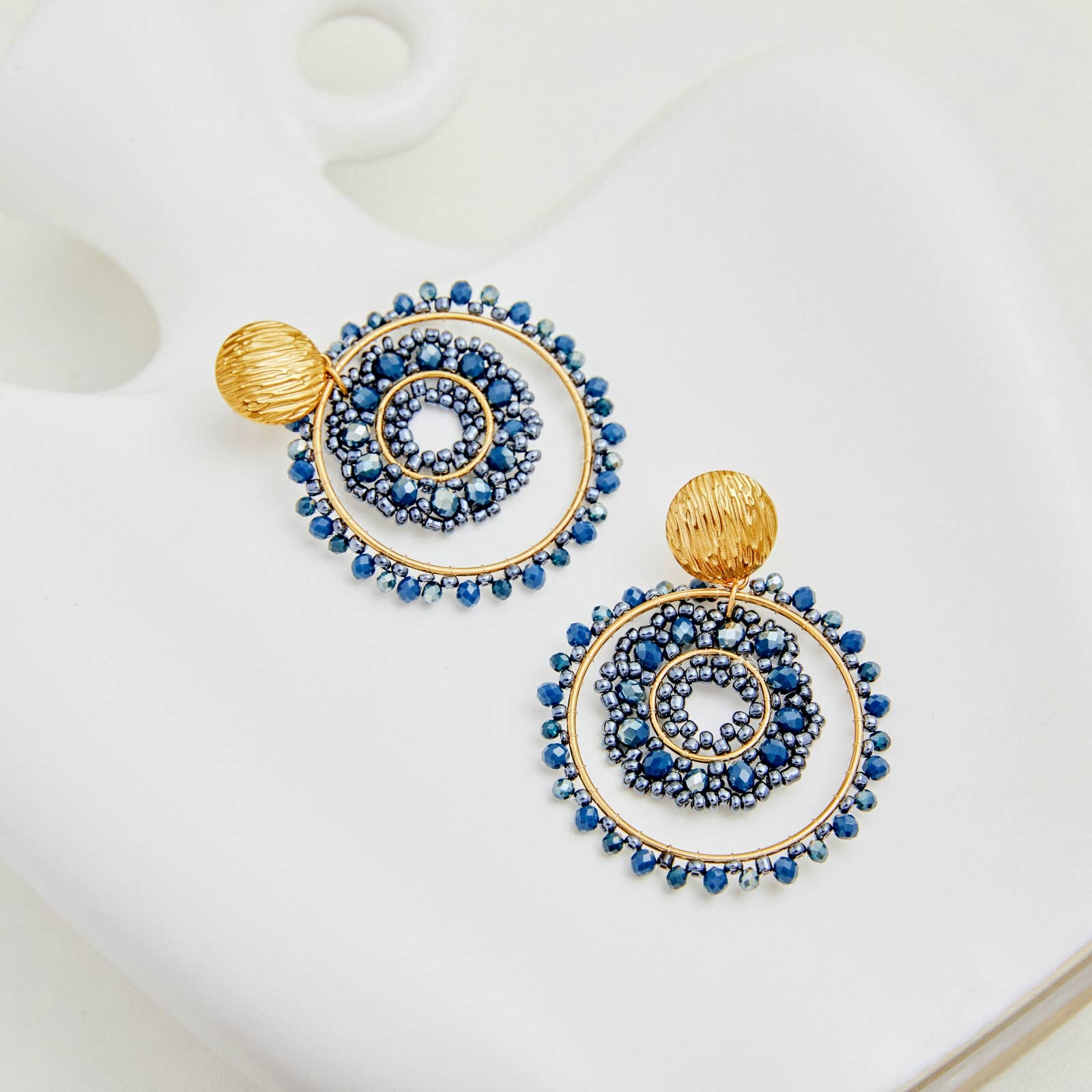 Lovelika – Engroshandel Hængeøreringe og creoløreringe – Eliza - øreringe med cirkelformede vedhæng8