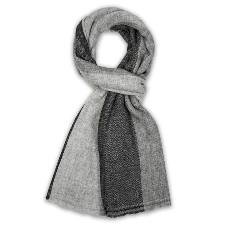 Écharpes en cachemire naturel avec motif pour la vente par BNB Crafts Inc.