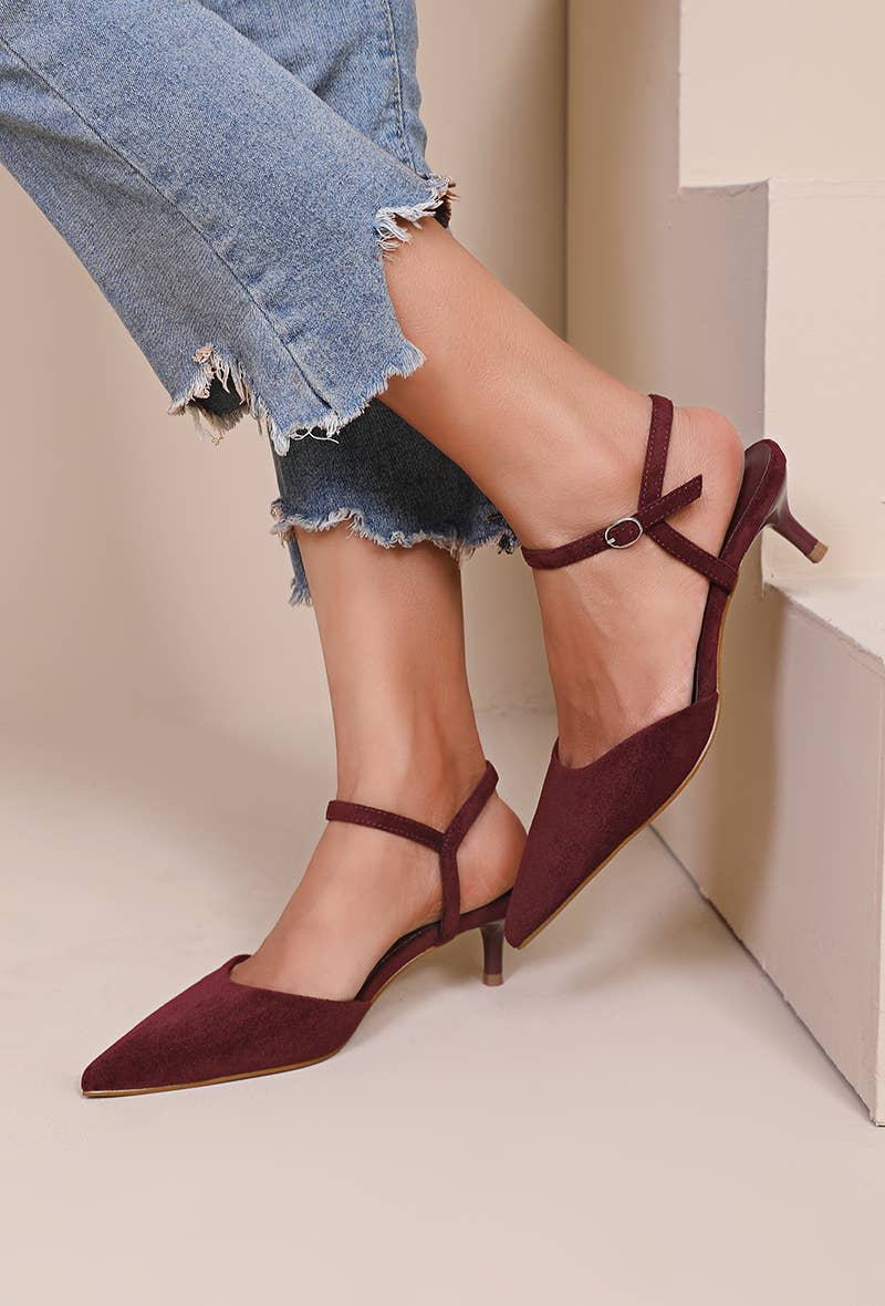 Joia Paris - Wholesale Low Heels - Women's - Pointed low-heeled pumps, ankle strap H8-1005E23