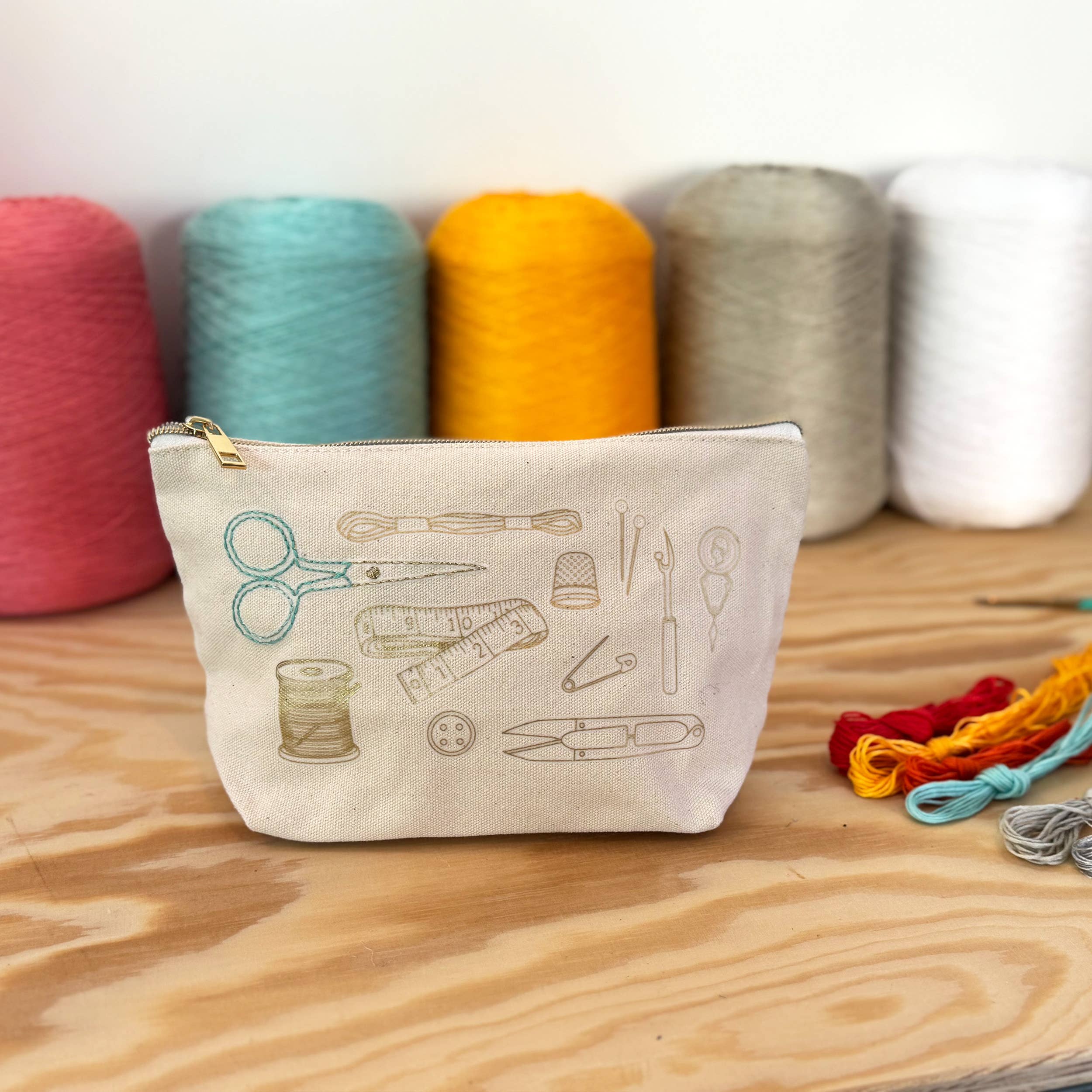 Chasing Threads – wholesale Embroidery/cross-stitch supplies – Stitch Your Craft Tools Zip Pouch - Embroidery Kit wash bag7