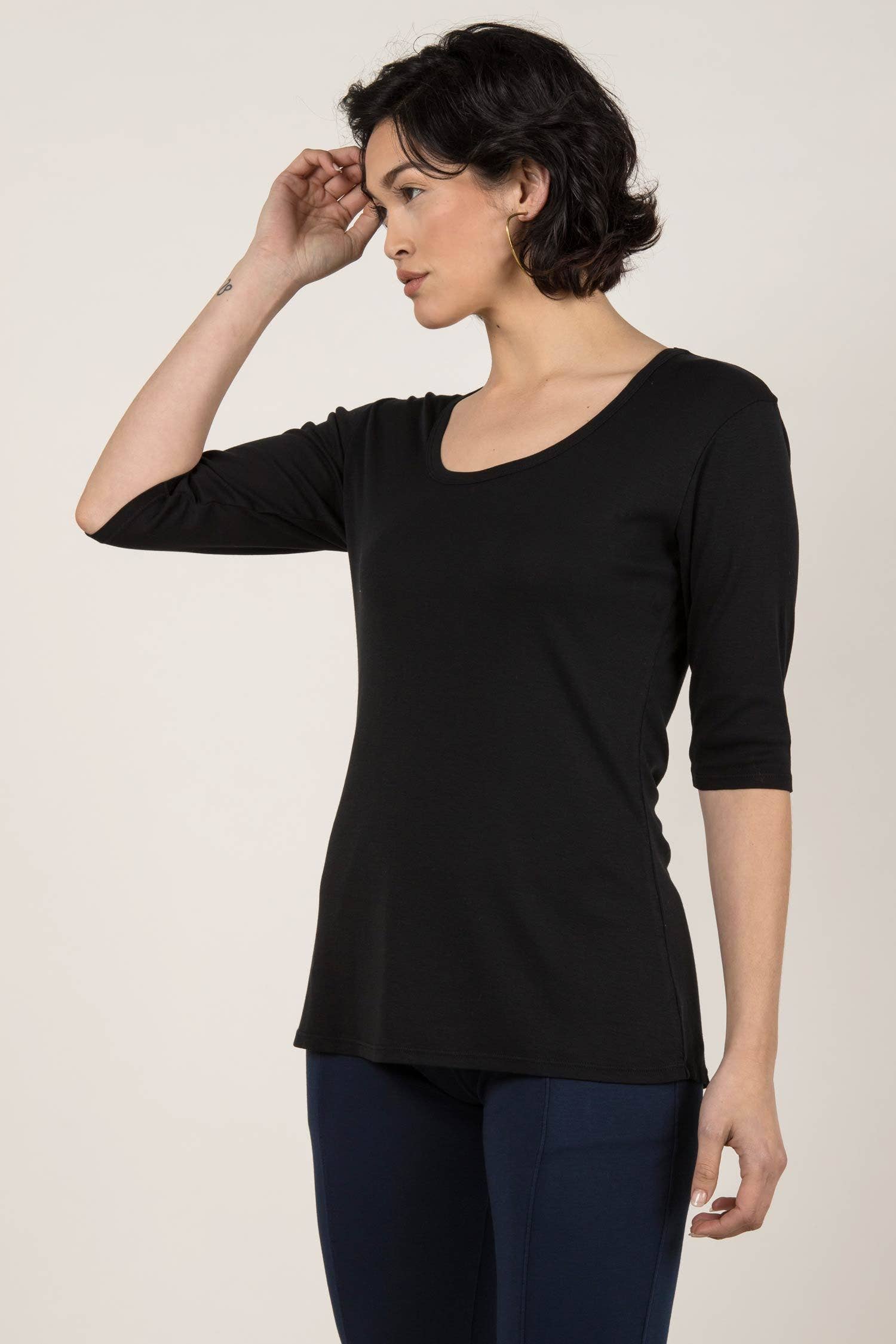 INDIGENOUS Impact Fashion – wholesale T-shirt (utan tryck) – Dam – VÄSENTLIG SCOOP TEE1