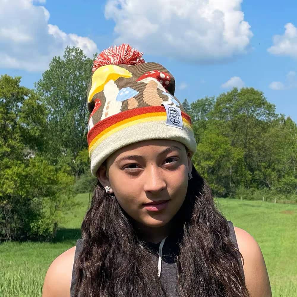 Jr. RangerLand – Gorro - Crianças por atacado – Gorro Junior Ranger Gear com Estampa de Cogumelos e Pompom4