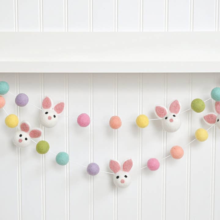 JuJuBee Goods - Wholesale Slingers - Paashaas Slinger - Heldere Regenboog Viltballen1