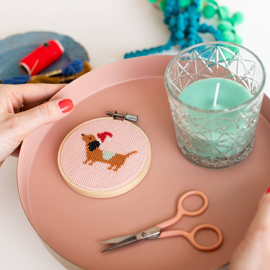 Cotton Clara Craft Kits & Supplies – Engroshandel DIY-sysæt – Jul Gravhund Korssting Kit9