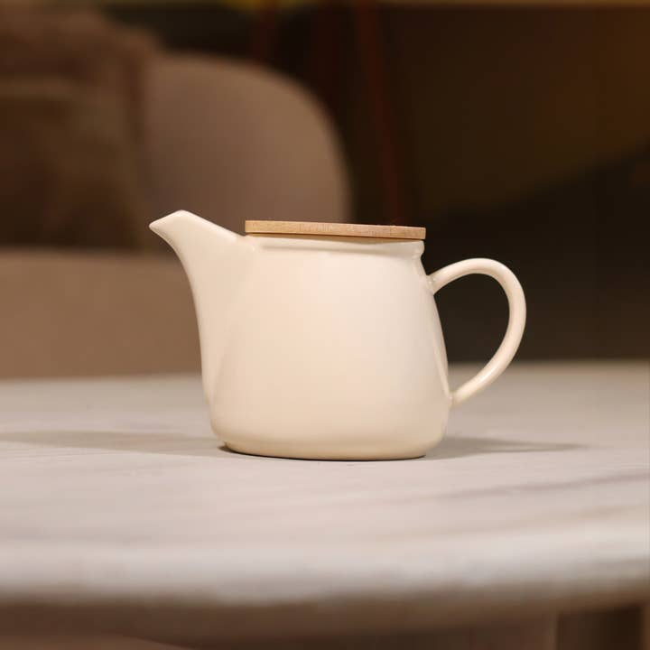 Novastyl - Wholesale Tea Pot - Anna 500ml cream stoneware teapot with bamboo lid